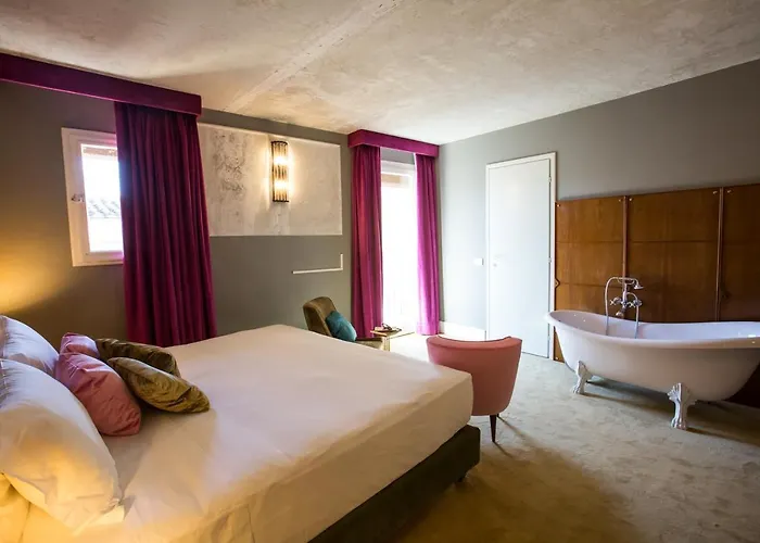 Oltrarno Splendid Bed and Breakfast 4*